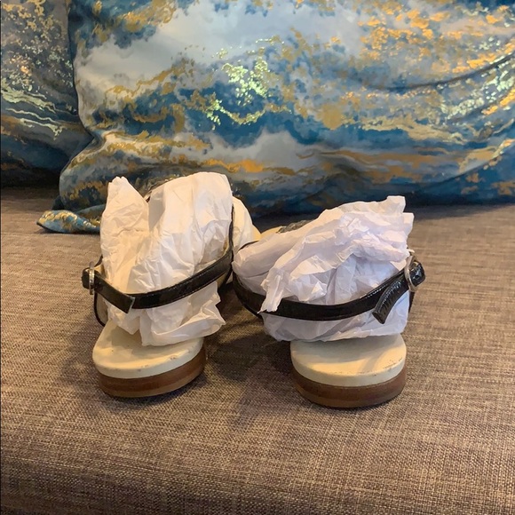 Chanel logo flats - Picture 3 of 7